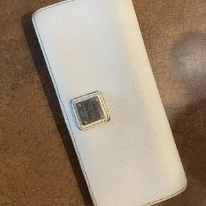 Dooney & Bourke wallet